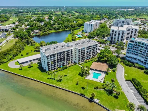 100 Oakmont Ln, Belleair, FL