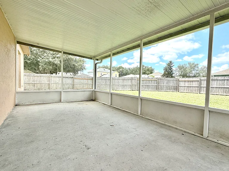 4100 Mendenwood Ln — Photo 17