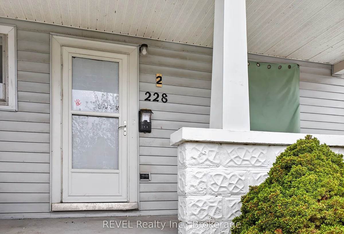 Building Photo - 228 Dufferin St #2