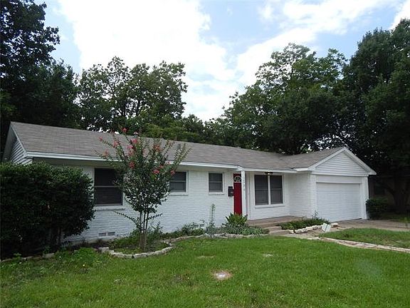 4th image of 1206 Alamo Ln
