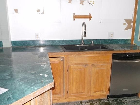 3rd image of 16 Overlook Dr