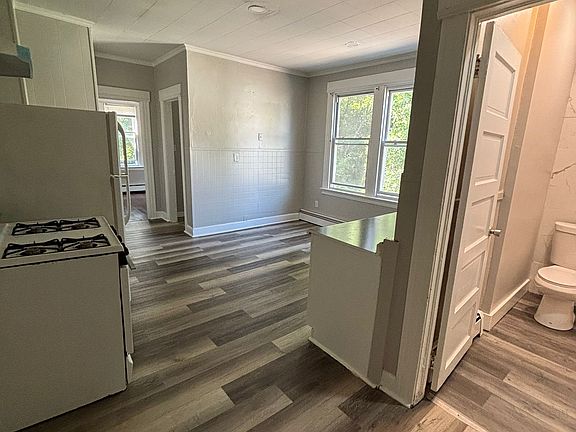 5th image of 122 Plymouth St #2