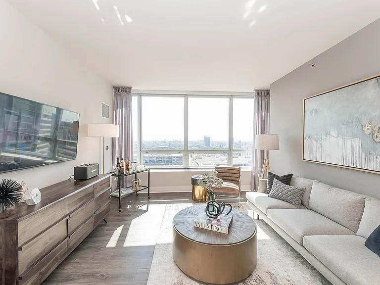 The Elle Apartments — Photo 11
