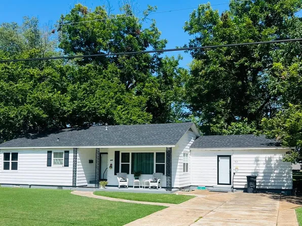 809 NW 4th St, Walnut Ridge, AR 72476