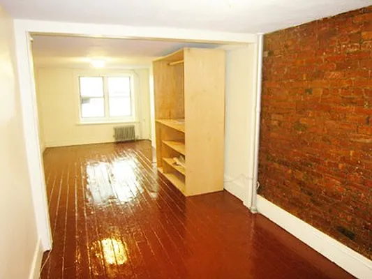 Rented by City Connections Realty | media 15