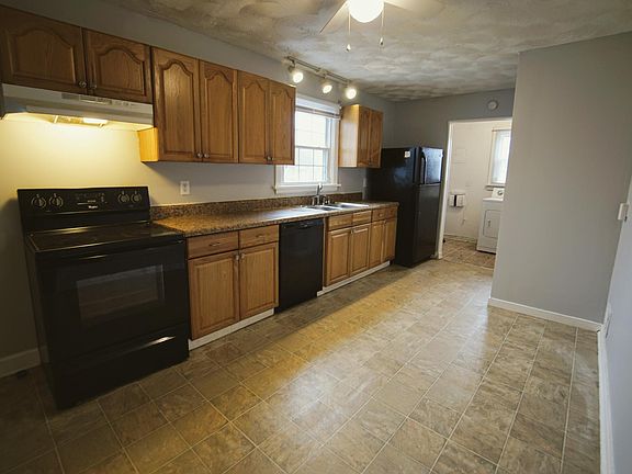 3rd image of 1808 Geffert Dr