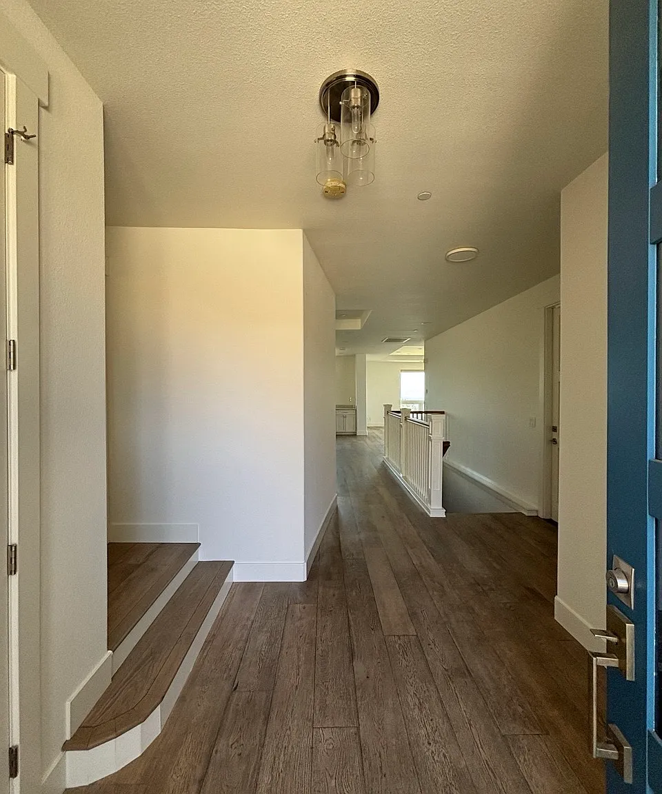 4 bed, 2.5 bath, 2100 sqft, $4,900 — Photo 4