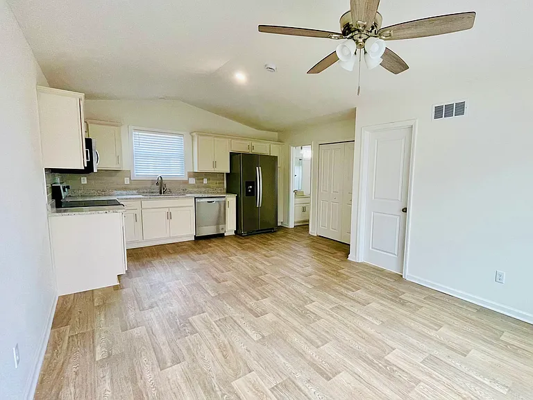 921 Buchanan St #B — Photo 1