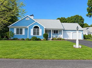 19 Floodtide Ln, Hyannis, MA 02601