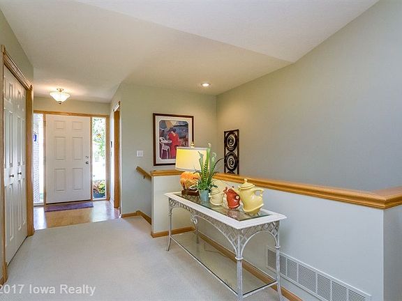 2nd image of 15434 Oakwood Dr