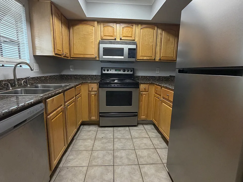 3420 W Danbury Dr #C113