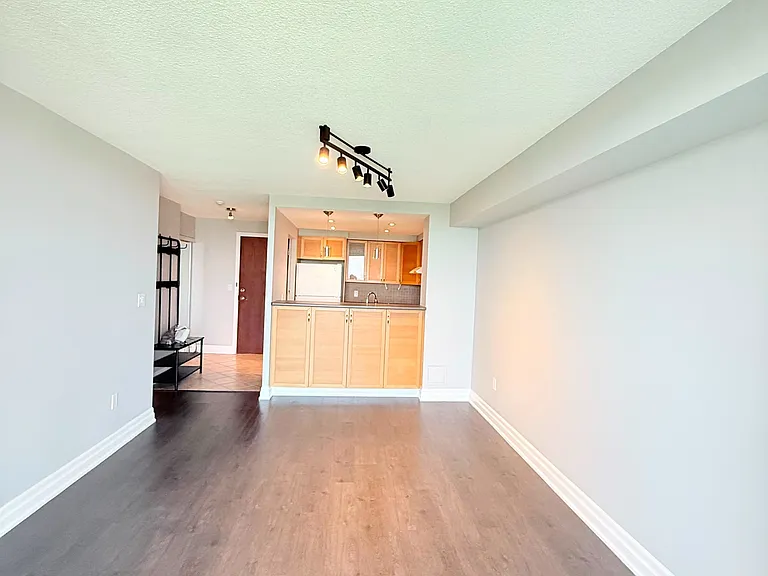 28 Pemberton Ave #1007 — Photo 9