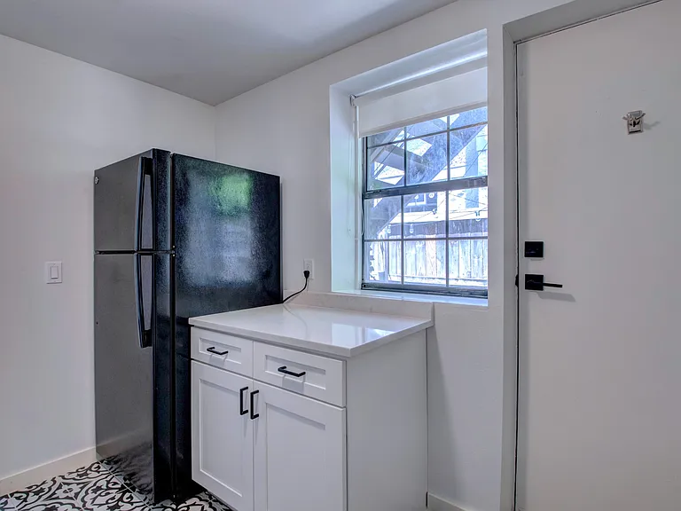 1520 Broadway St — Photo 12