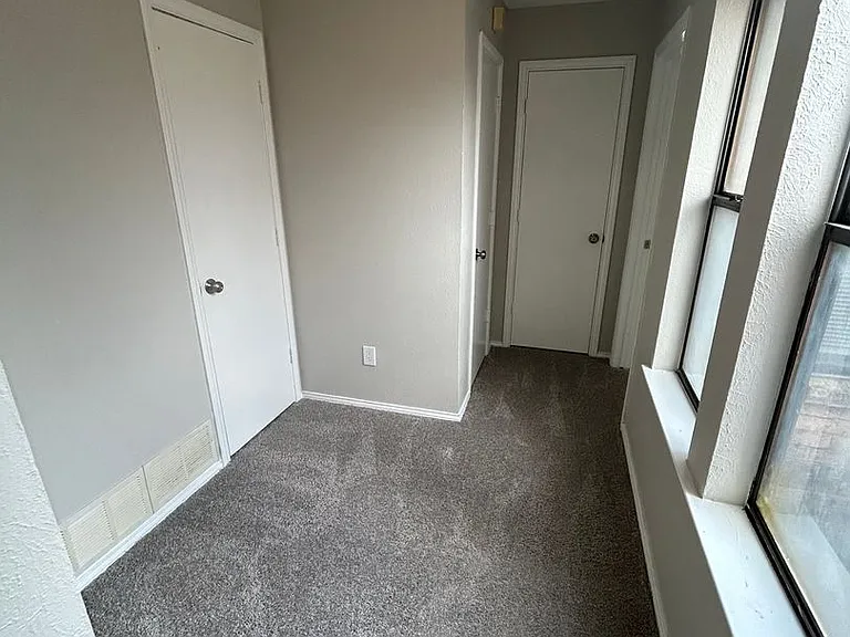 3425 Courtyard Cir — Photo 9