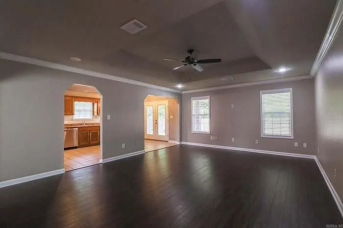 712 Troy Cv — Photo 2