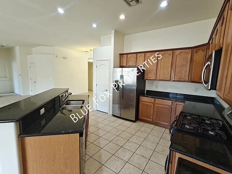 324 N Oak Tree Canyon Loop — Photo 9