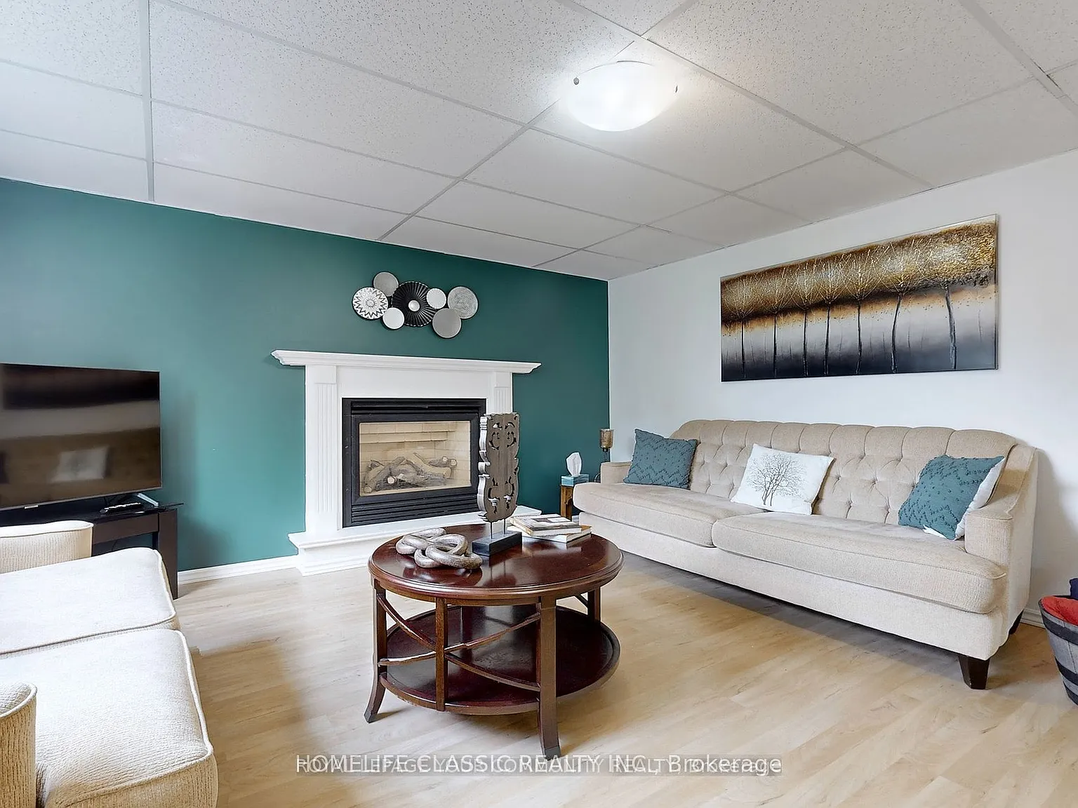 3 bed, $2,500 — Photo 2
