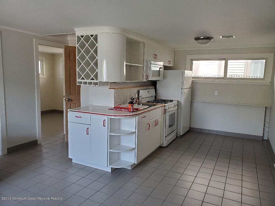 2nd image of 99 White Ave