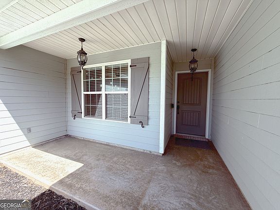 3rd image of 4927 Loch Laurel Rd