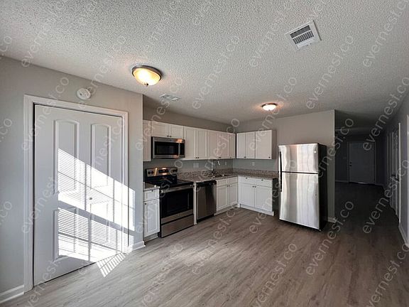 4th image of 205 Guthrie Dr