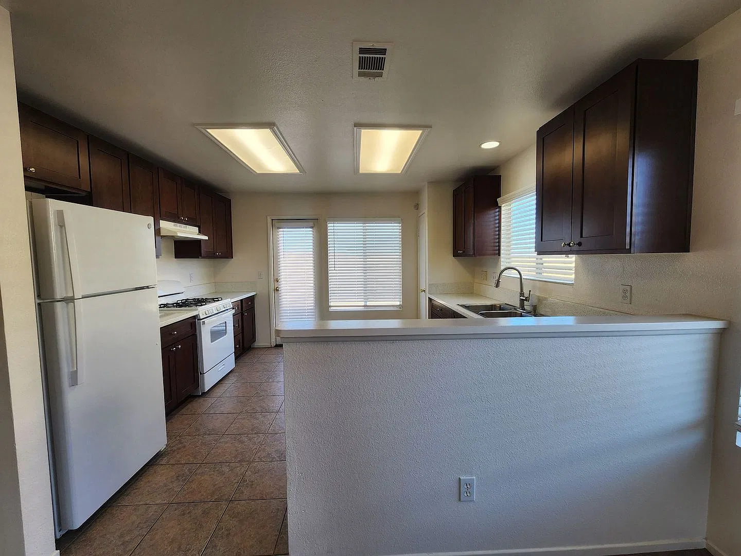 3 Bedroom 2 Bath Home rent ready! — Photo 4