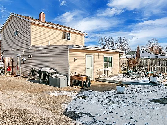 2nd image of 7634 Pinehurst Dr