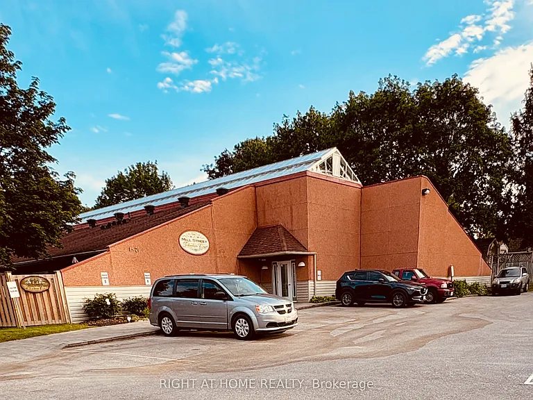77 Mill St E #10 — Photo 19