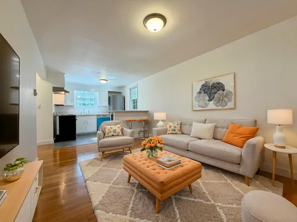 15 Park Ave, Foxboro, MA