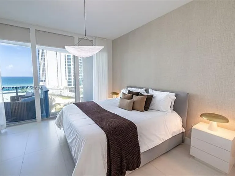 17550 Collins Ave #CU-703 — Photo 19
