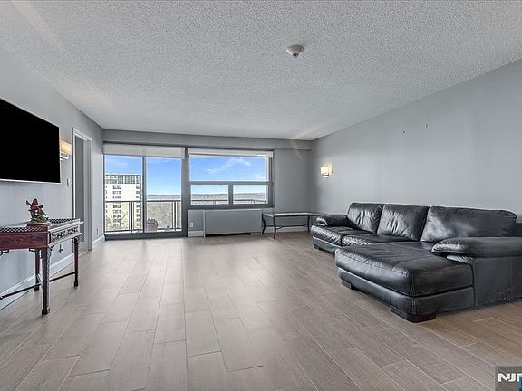 2nd image of 2 Claridge Dr APT 7KE