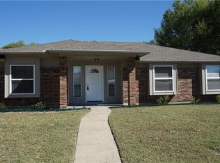 121 W Bancroft Dr, Garland, TX 75040