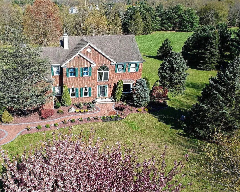 17 Van Hise Dr photo 1