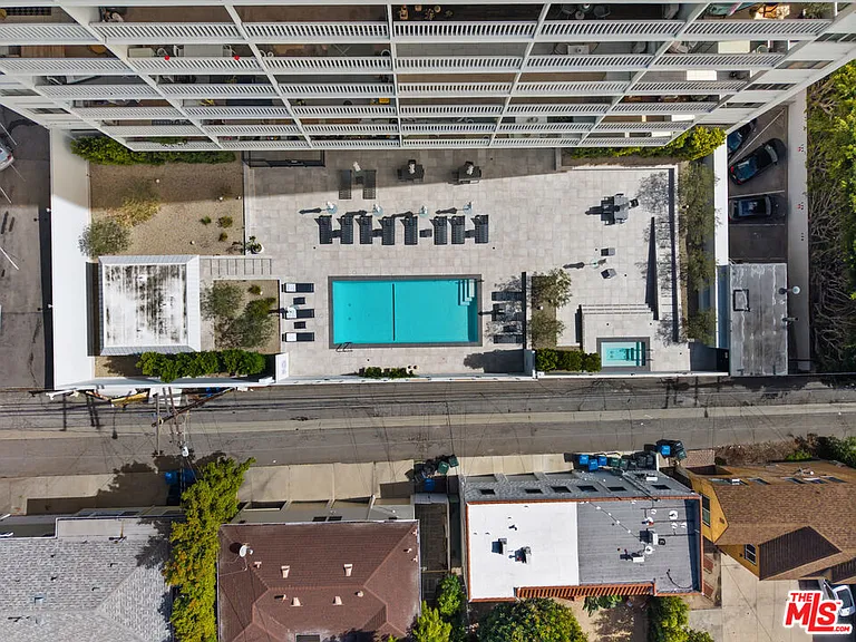 999 N Doheny Dr #611 — Photo 18