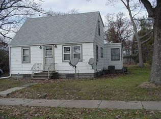 1030 W Catalpa Dr, Mishawaka, IN 46545