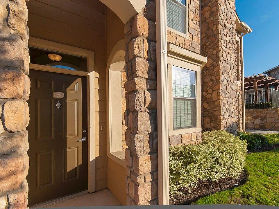 1st image of 1021 Point Vista Rd #1014456