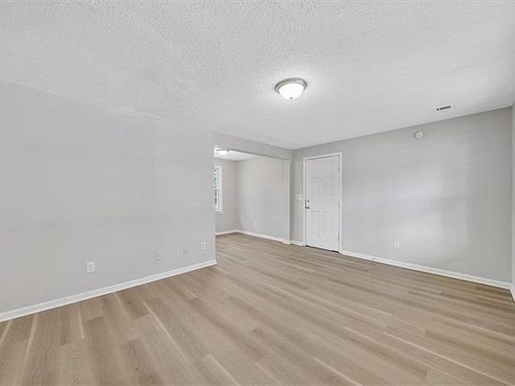 3rd image of 13122 Fuller Ave