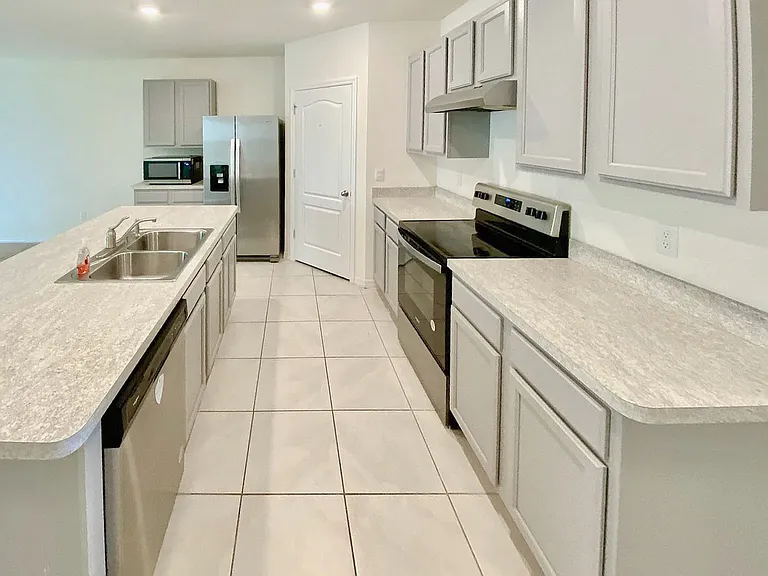 1501 Fox Squirrel Dr — Photo 3
