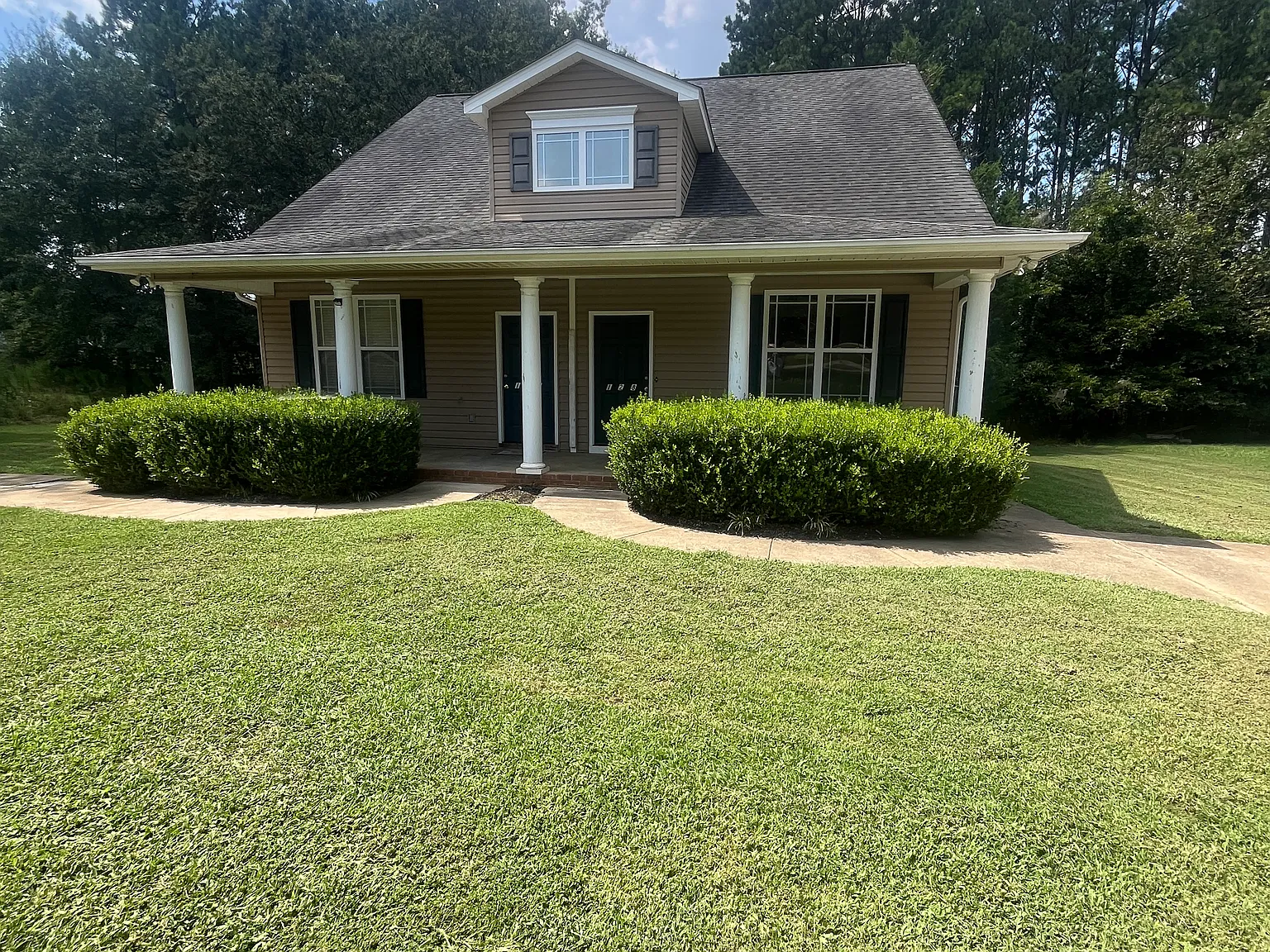 3 bed, $1,450 — Photo 1