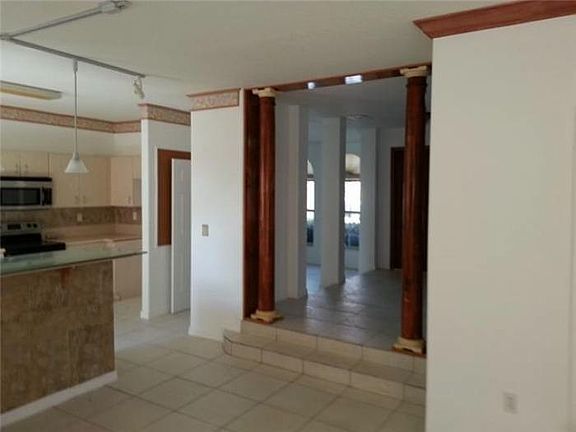 4th image of 10848 NW 51st Ln