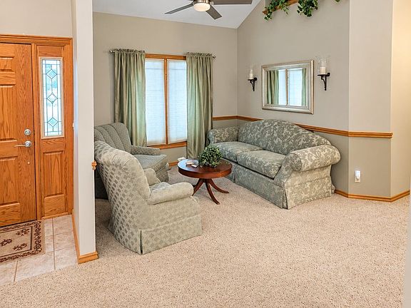 5th image of 235 Homestead Ct