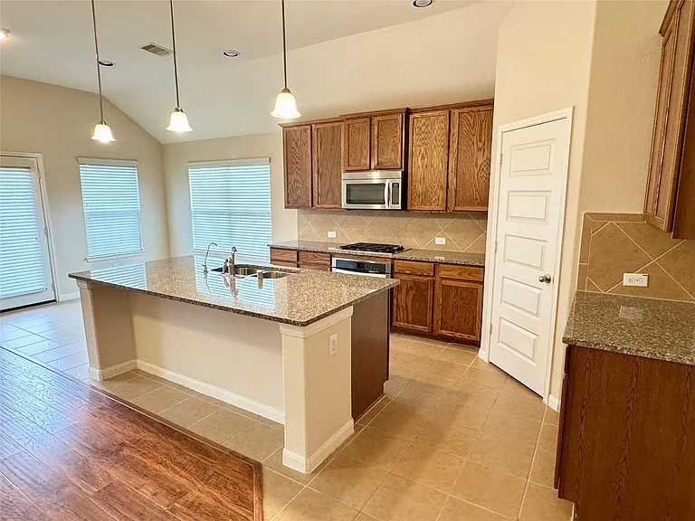 26934 Churchill Gate Ln — Photo 13