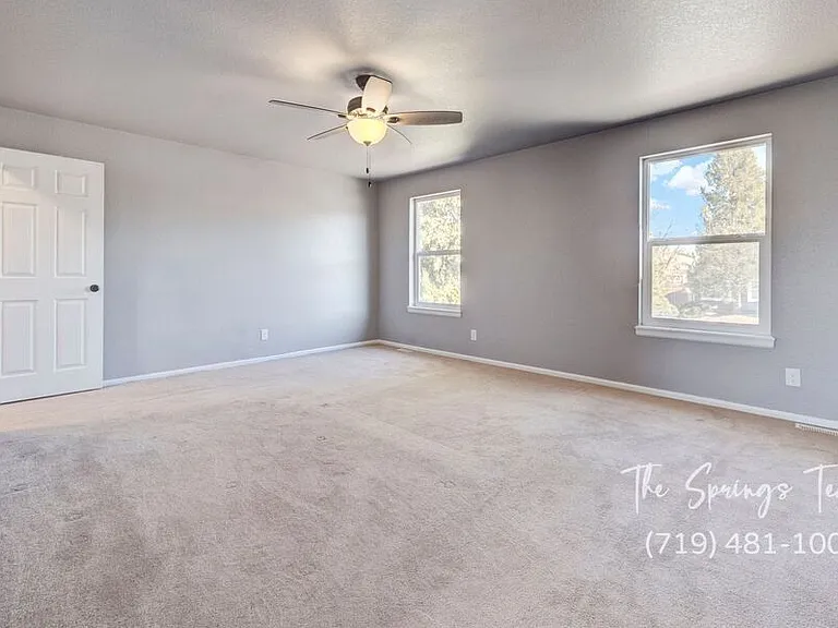6460 Bugle Dr — Photo 29