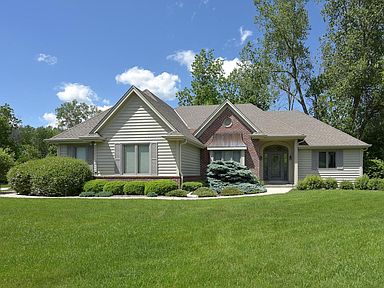 14090 W Crimson Ln New Berlin Wi 53151 Mls 1742887 Zillow [ 288 x 384 Pixel ]