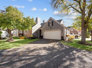 91 Whittington Crse, St Charles, IL 60174