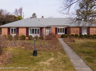809 Tanglewood Ln, East Lansing, MI 48823