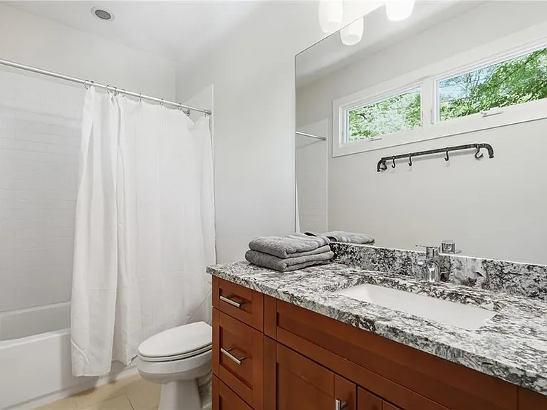 4373 Wieuca Rd NE — Photo 30