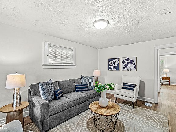 3rd image of 1225 N Denny St