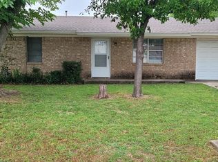 326 S Sealy Ave, Justin, TX 76247