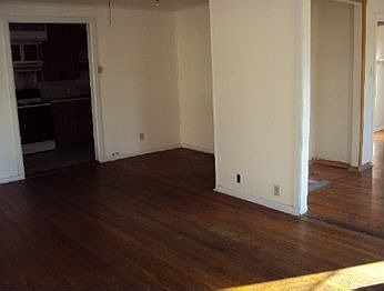 3rd image of 1006 W Thomas Ave