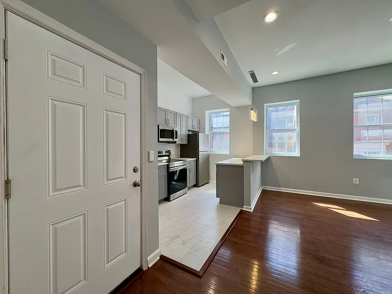 10 E Mulberry St — Photo 27